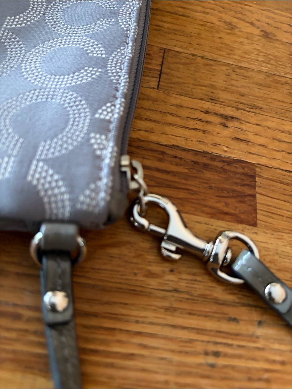 Coach Gray Signature C Wristlet EUC 7” x 5” x .7” - Picture 9 of 9